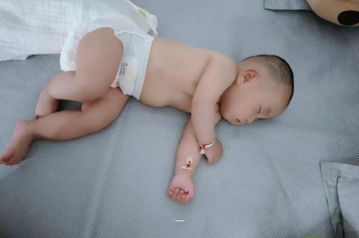 阳泉怀孕多久会显肚子
